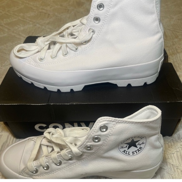 New Converse Chuck Taylor Lugged HighTops Sneakers Size 9.5 - Picture 3 of 7